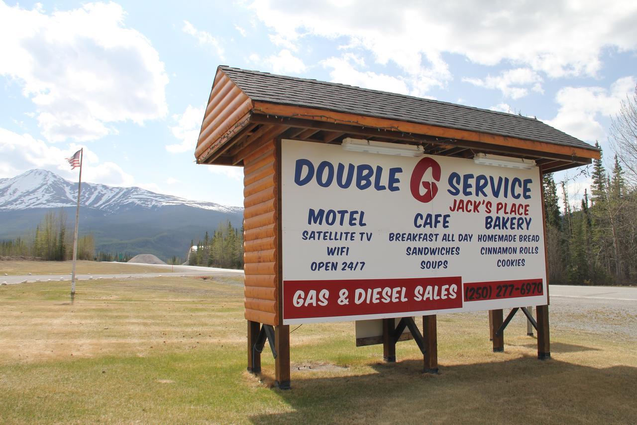 Double G Service Muncho Lake Exteriör bild